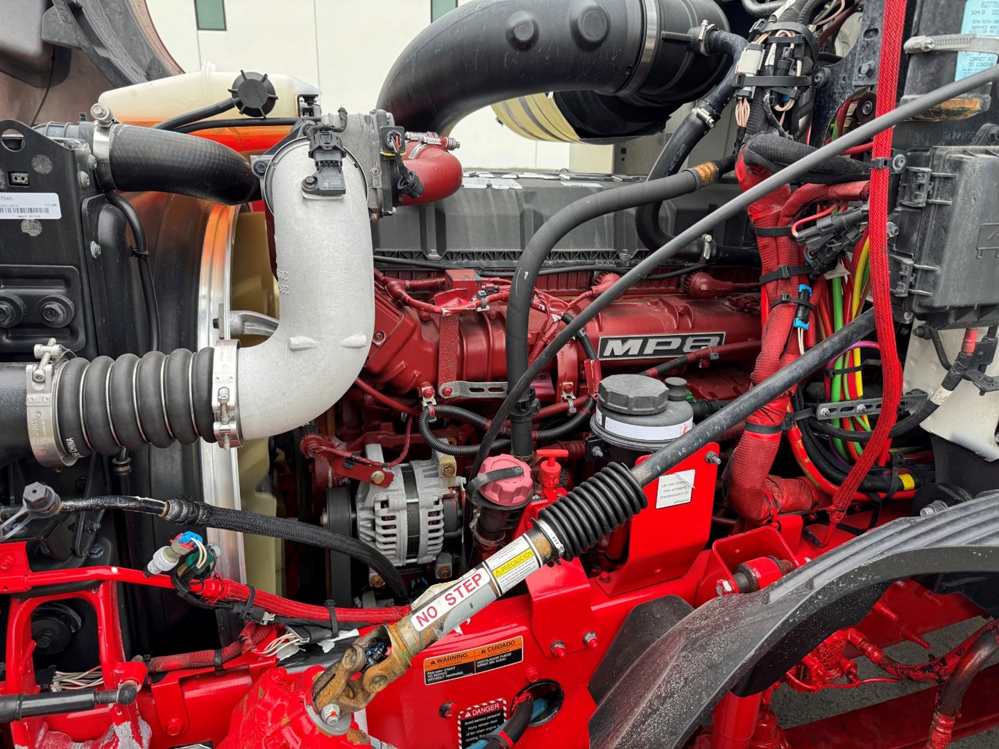 Used 2023 Mack Anthem Daycab - image 9